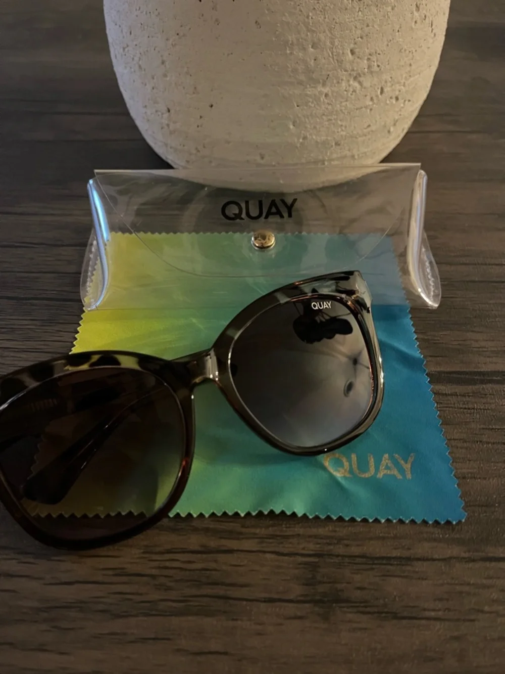 Quay Australia “-It’s My Way-125”Sunglasses with Dark Brown Lenses - Picture 4 of 4